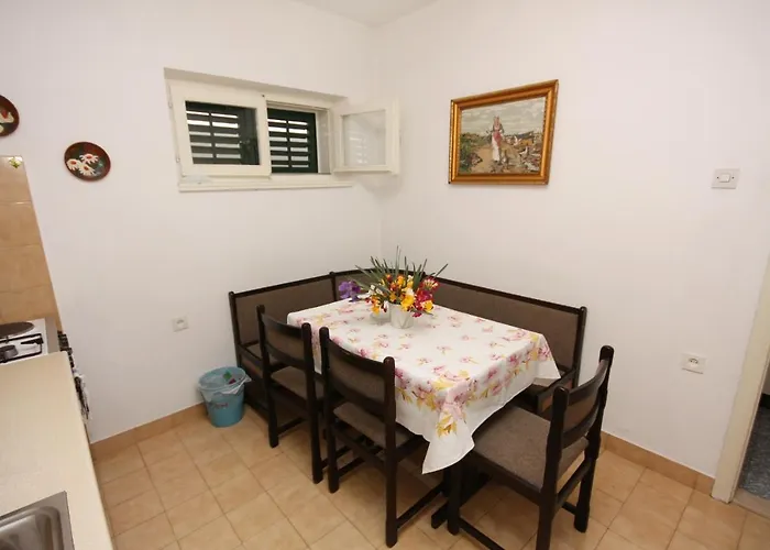 With A Parking Space - 6087 Apartman Makarska