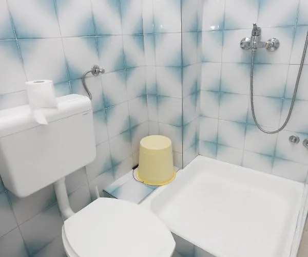 With A Parking Space - 6087