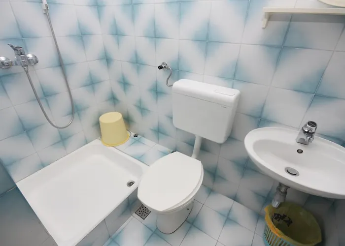 With A Parking Space - 6087