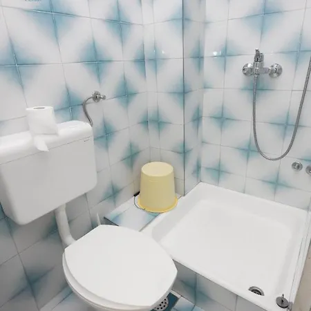 With A Parking Space - 6087