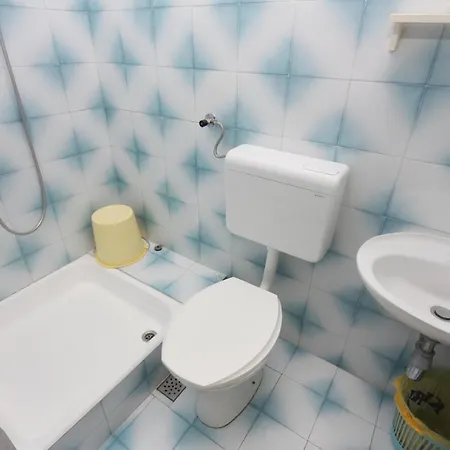 With A Parking Space - 6087