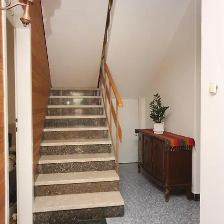 Apartman With A Parking Space - 6087 Makarska